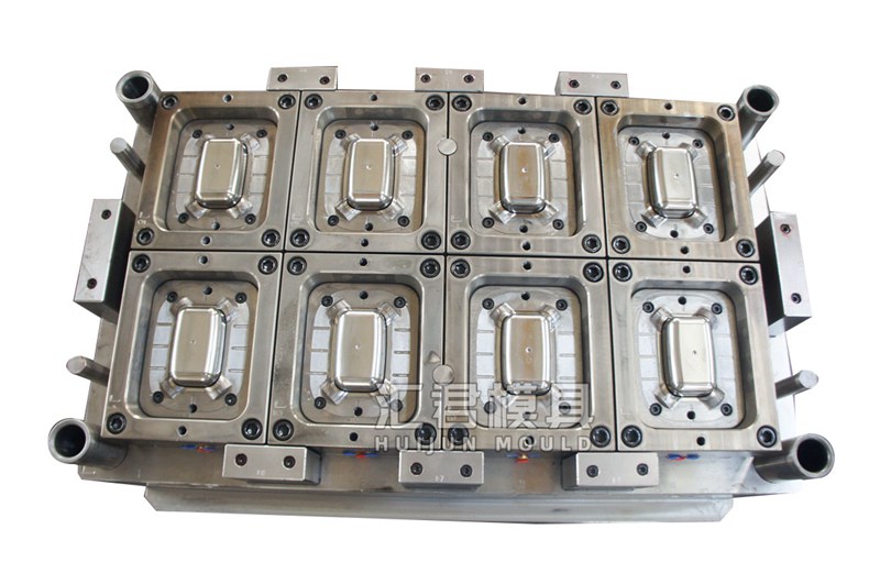 1 out of 8 fresh-keeping boxes