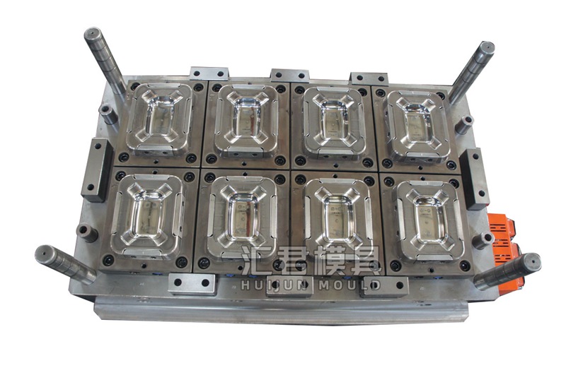 1 out of 8 fresh-keeping boxes